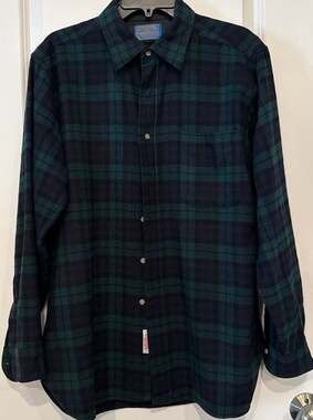 Vintage Pendleton Shirt Mens Black Watch Tartan Wool Plaid Flannel Long Sleeve